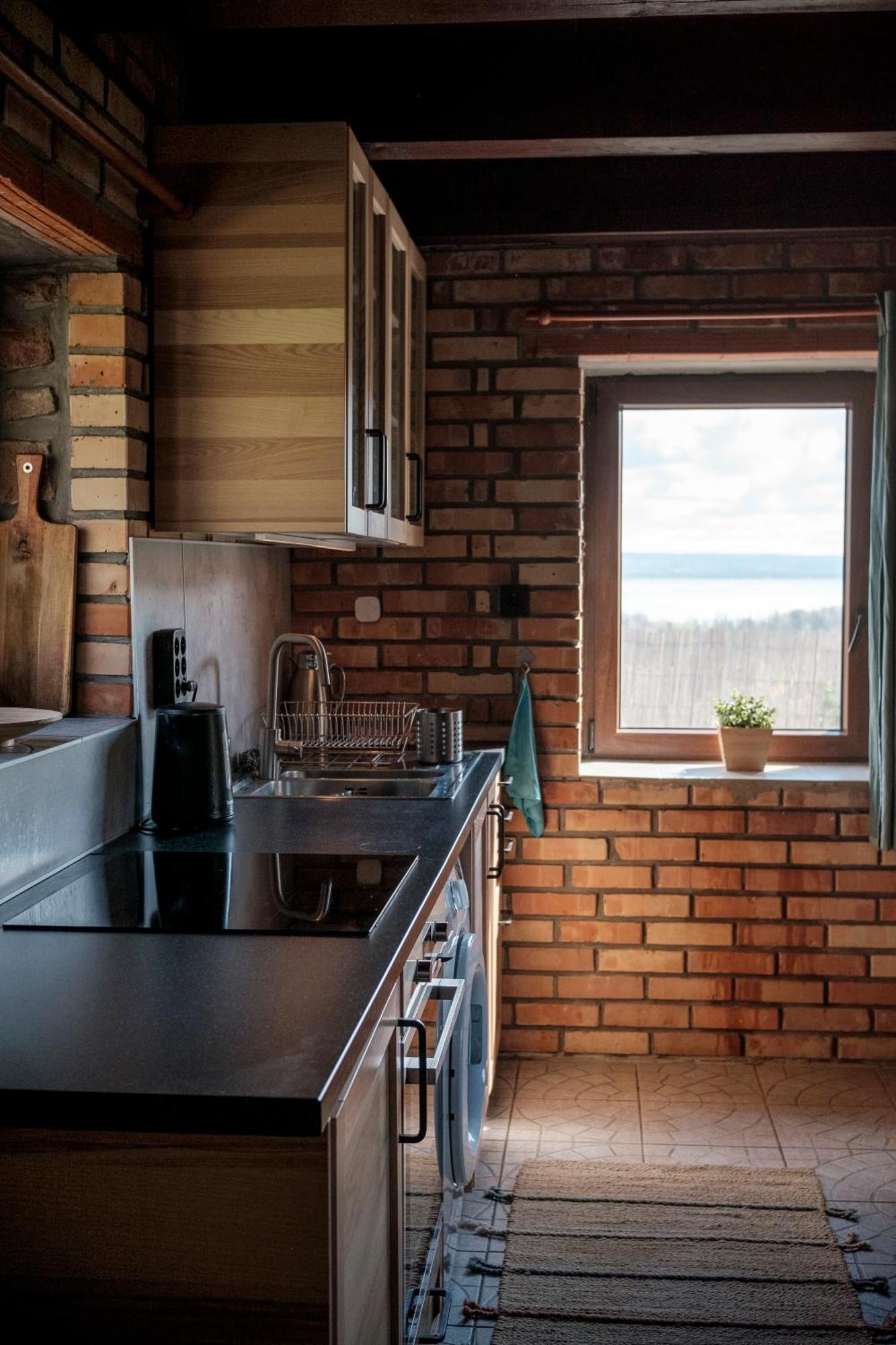 Ábrahámhegyi panorama hideout Villa Bagian luar foto