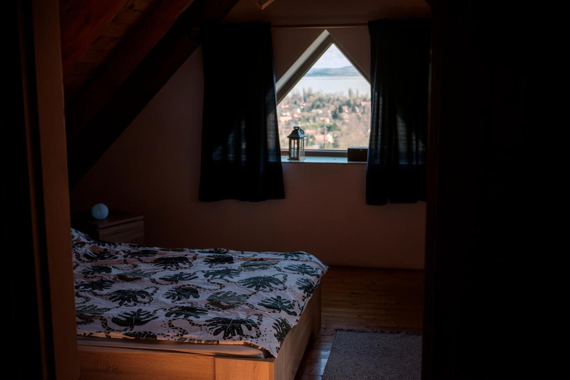 Ábrahámhegyi panorama hideout Villa Bagian luar foto
